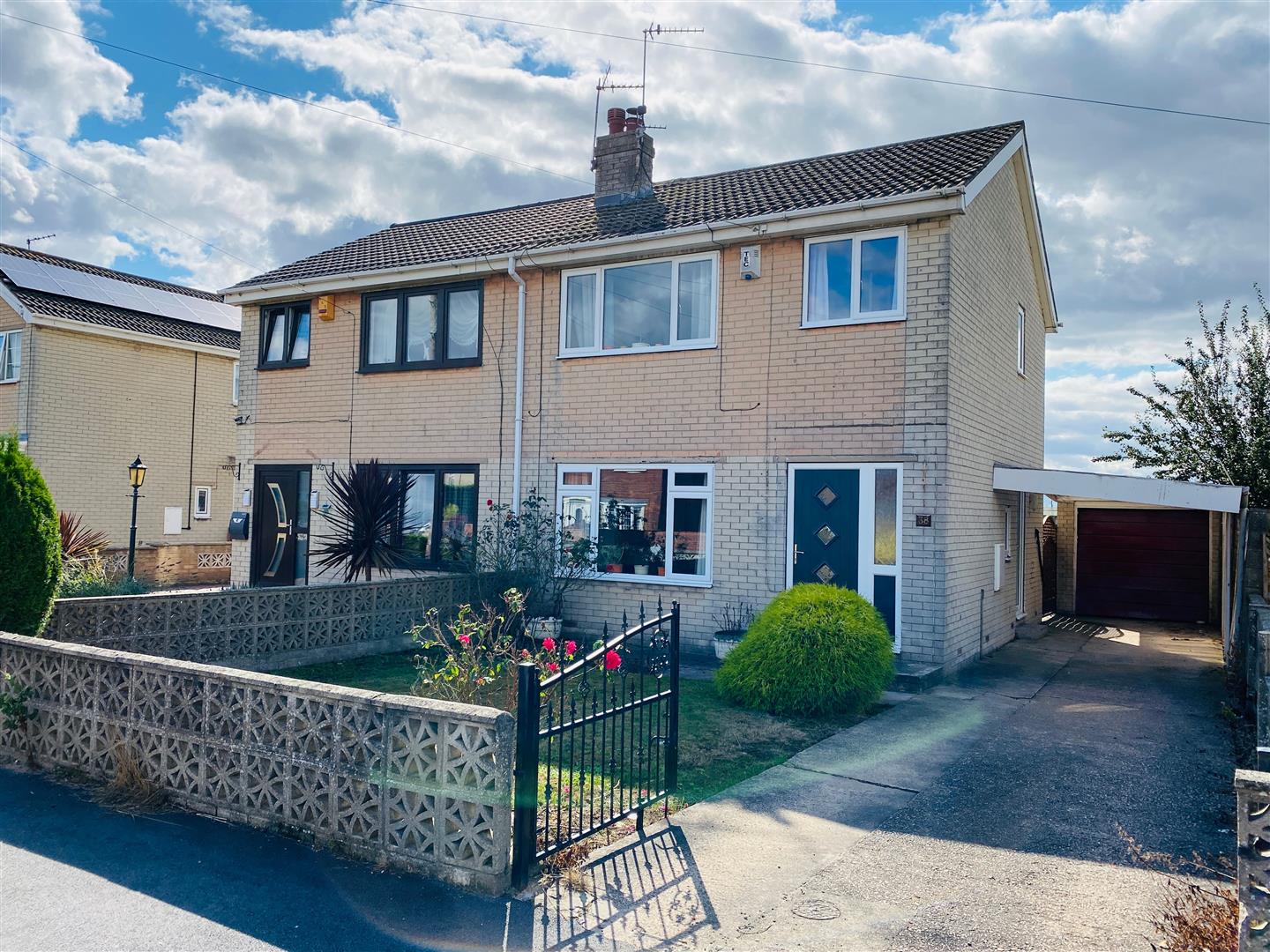 3 bedroom House in Manor Road, Goole, DN14 Park Row Properties
